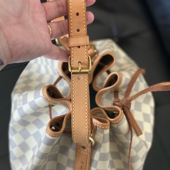 Louis Vuitton GM Azur Noe - Picture 8 of 14